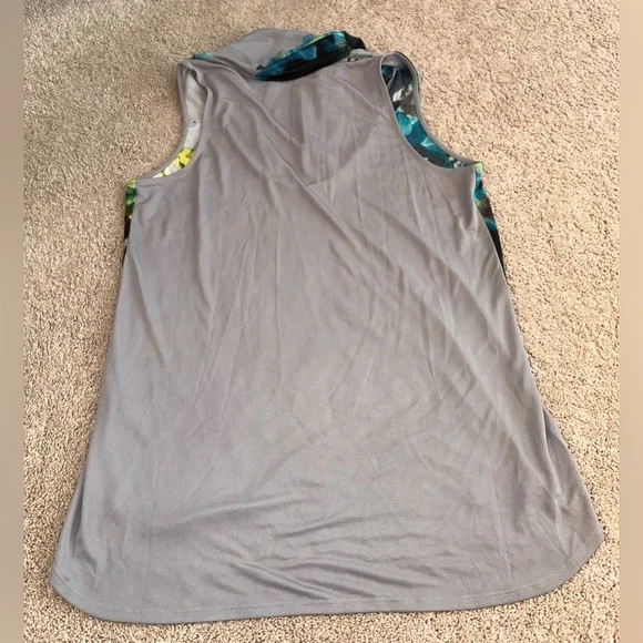 Kenneth Cole New York Abstract Sleeveless Cowl Neck Top. Size XL - Picture 6 of 9